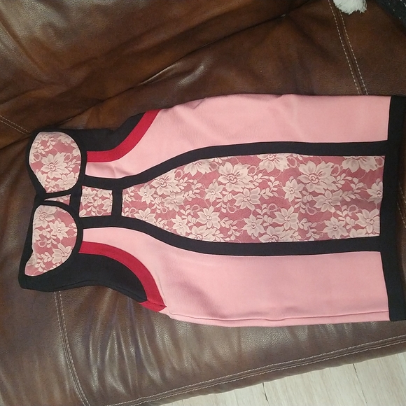 celeb boutique pink dress Celeb boutique Body dress size xs spandex